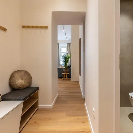 Boho Renovated Close To National Theather Daire Prag