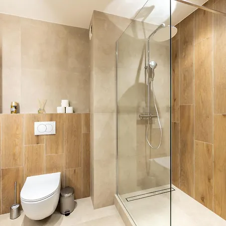 Boho Renovated Close To National Theather