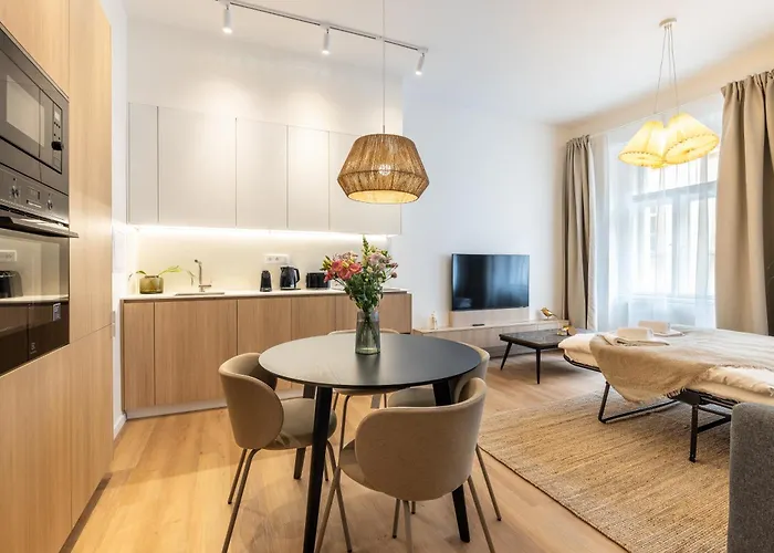Boho Renovated Close To National Theather Praga