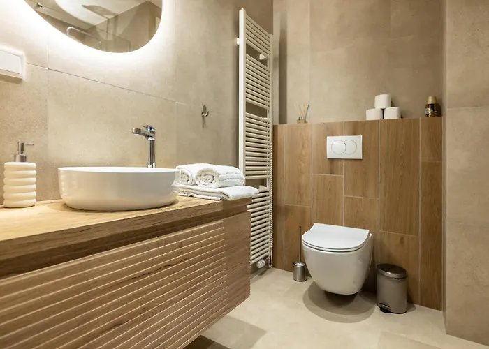 Boho Renovated Close To National Theather