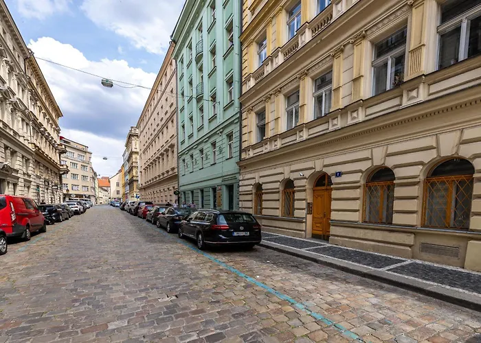 Boho Renovated Close To National Theather Praga