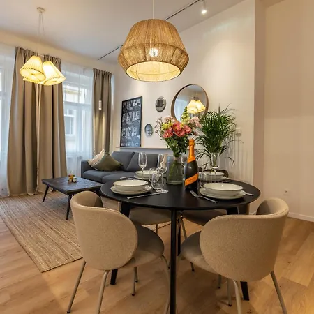 Апартаменты Boho Renovated Close To National Theather *