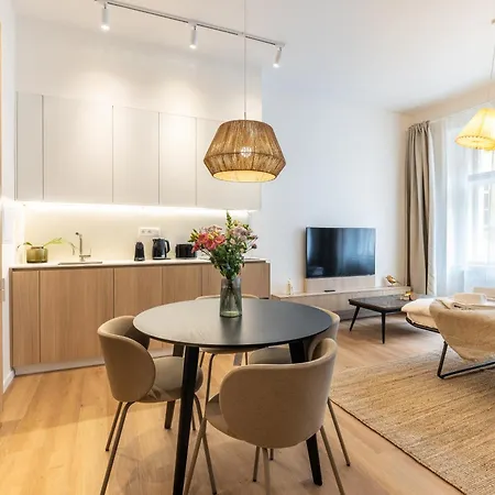 Boho Renovated Close To National Theather Прага